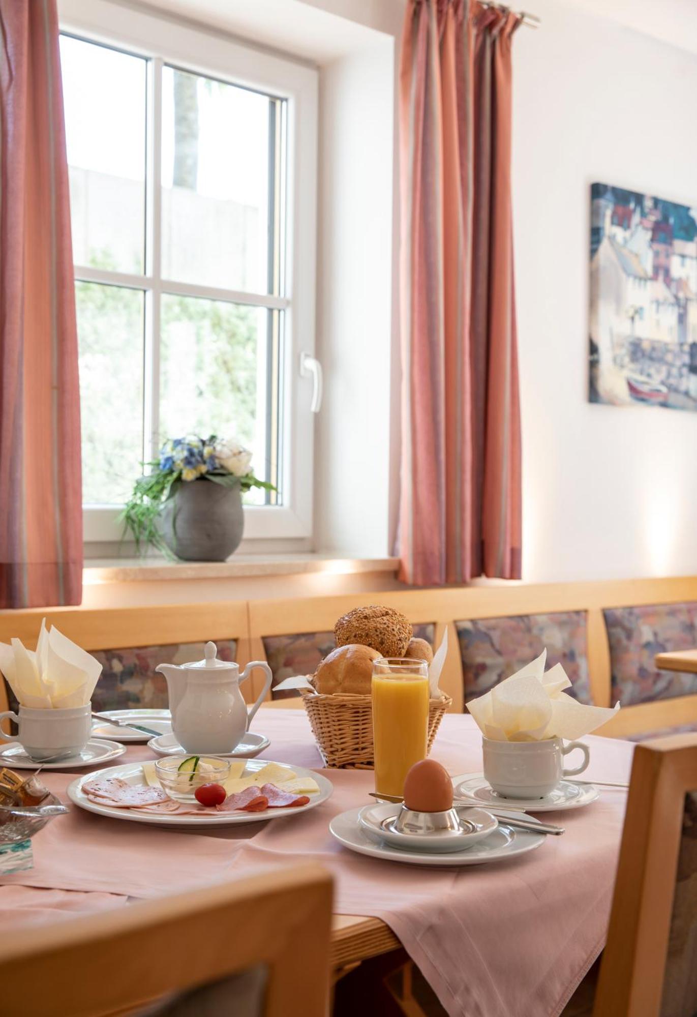 Demmel, 3* Bruckmühl