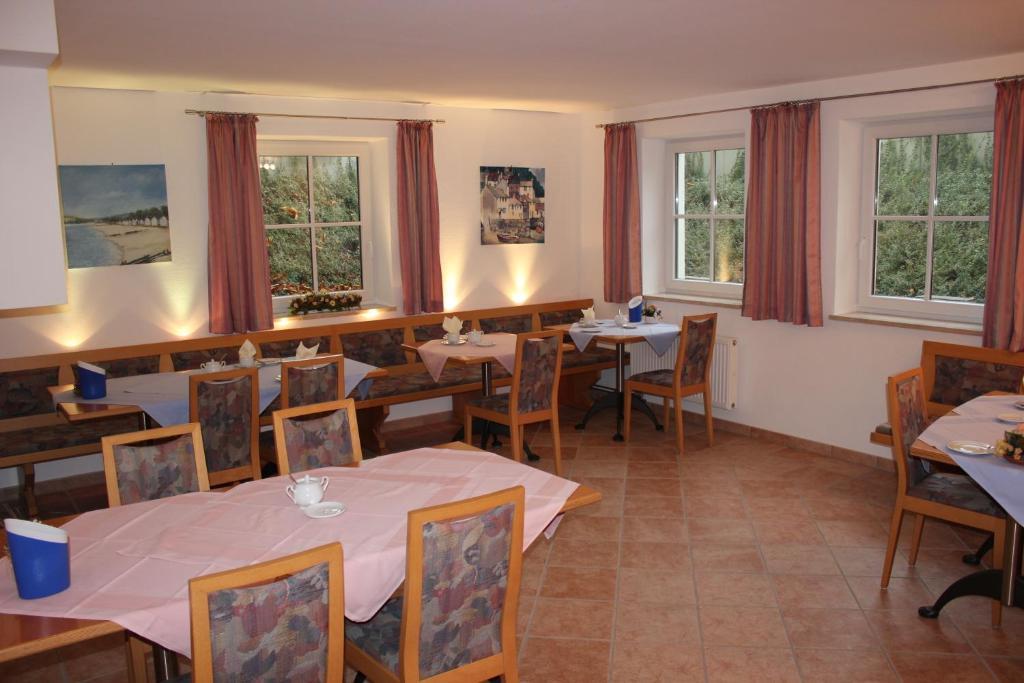 Demmel, 3* Bruckmühl