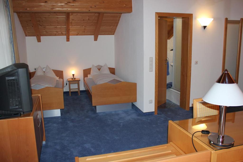 Demmel, 3* Bruckmühl